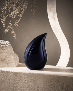 Nero Tide Teardrop Urn
